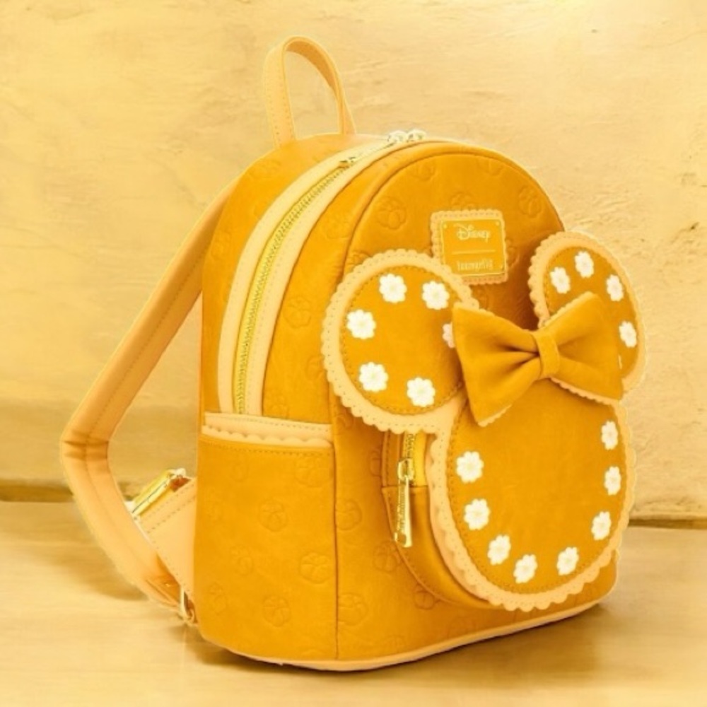 Loungefly Disney Minnie Mouse Pumpkin Pie
Cinnamon Scented Mini Backpack